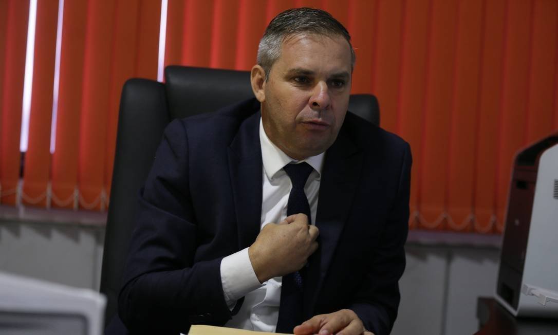 Na política de Belford Roxo o castigo vem a jato