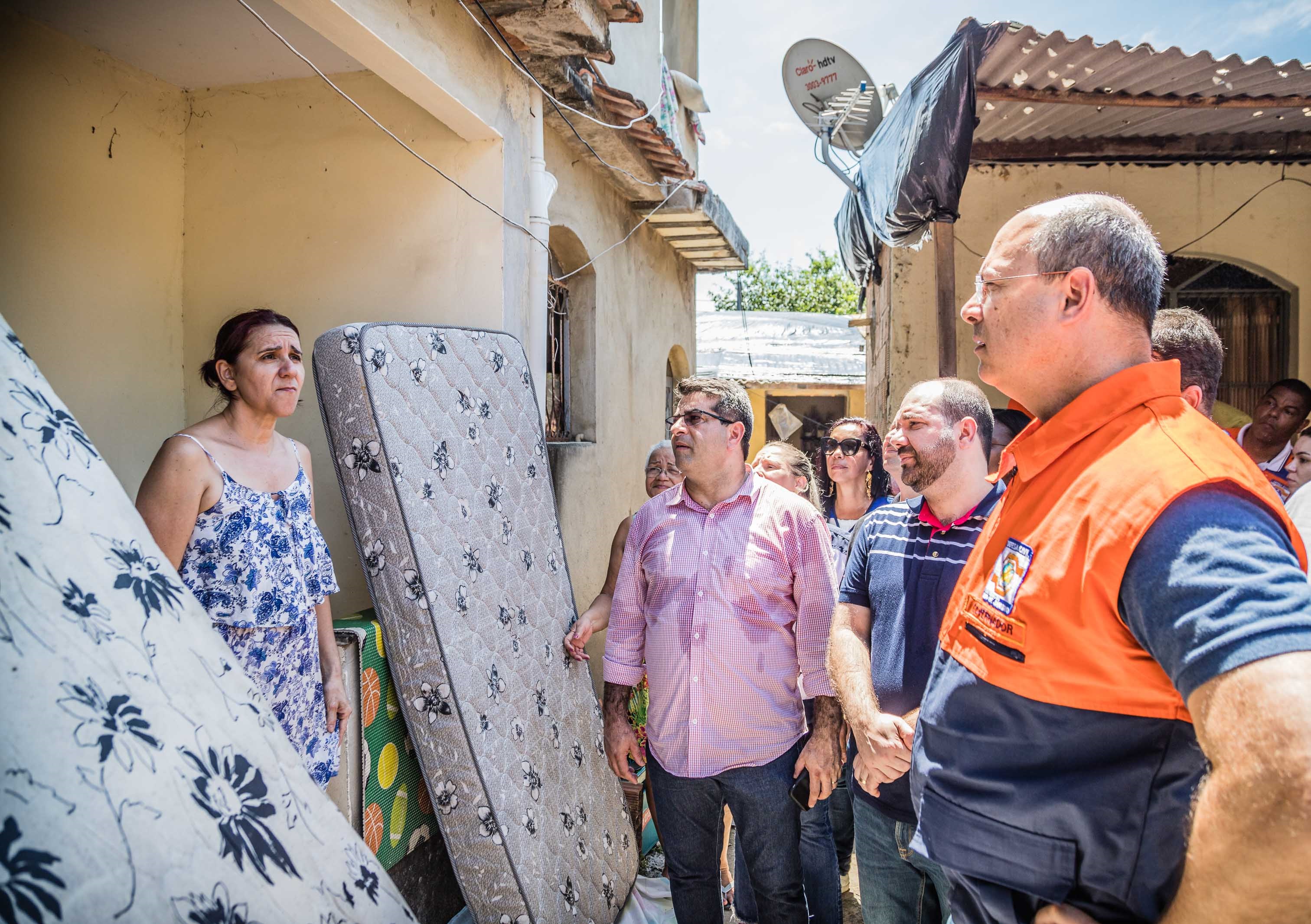 Governador visita área atingida por granizo para coordenar ações dos órgãos do estado na Baixada Fluminense