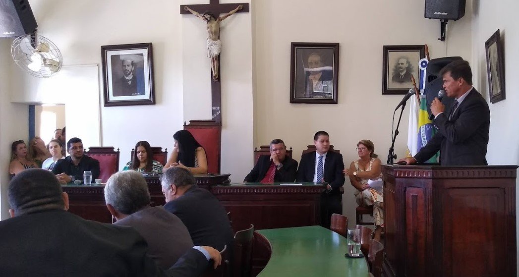 Prefeito interino assume Silva Jardim nesta terça-feira