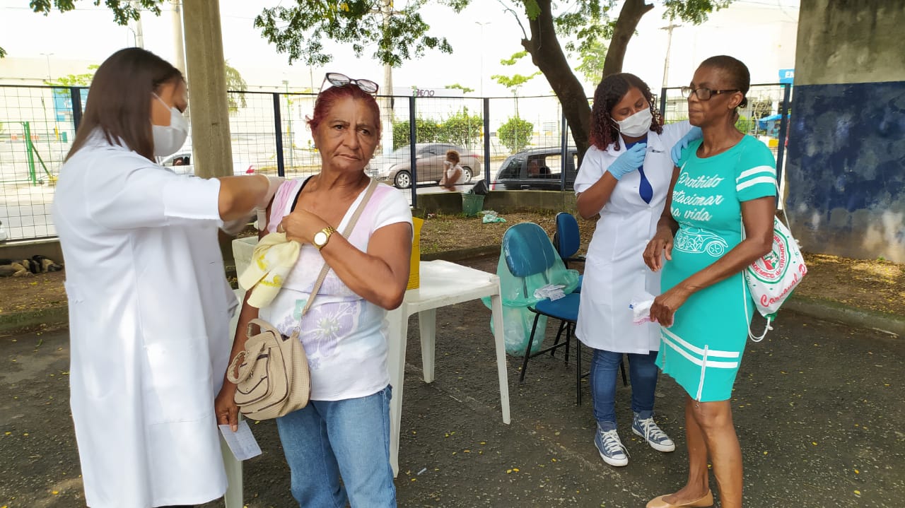 Prevenção à gripe: segundo dia de vacinação contra a influenza em São João de Meriti tem imunização tranquila