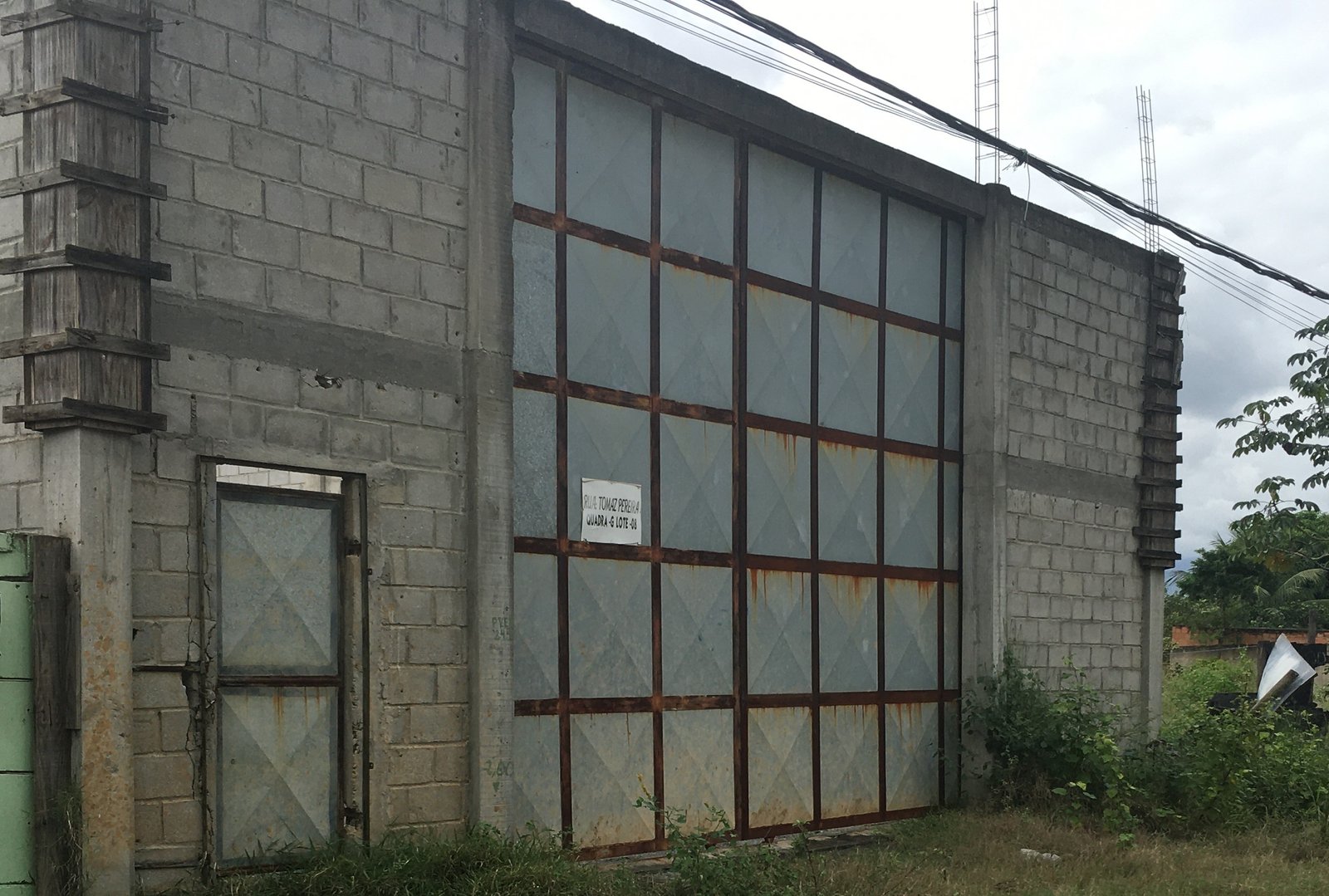 Aluguel de camas não é o único negócio que empresa de  filha de membro do governo tem com a Prefeitura de Queimados: contratos somam R$ 9,7 milhões