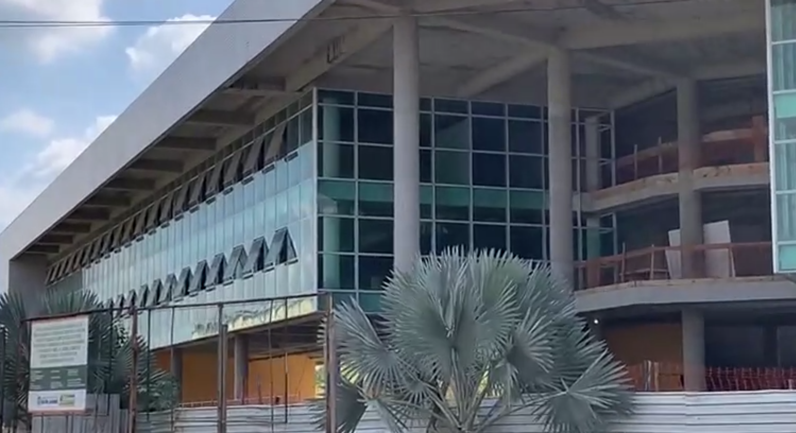 Queimados: contrato de R$ 7,5 milhões com empresa de ex-vereador para conclusão da sede da Prefeitura vai ser questionado na Justiça