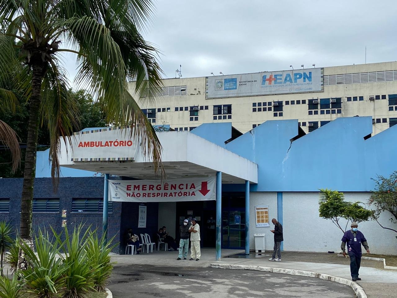 Prefeitura de Caxias não consegue pagar salários em dia, mas decidiu assumir a gestão do Hospital de Saracuruna e entregá-lo a uma cooperativa