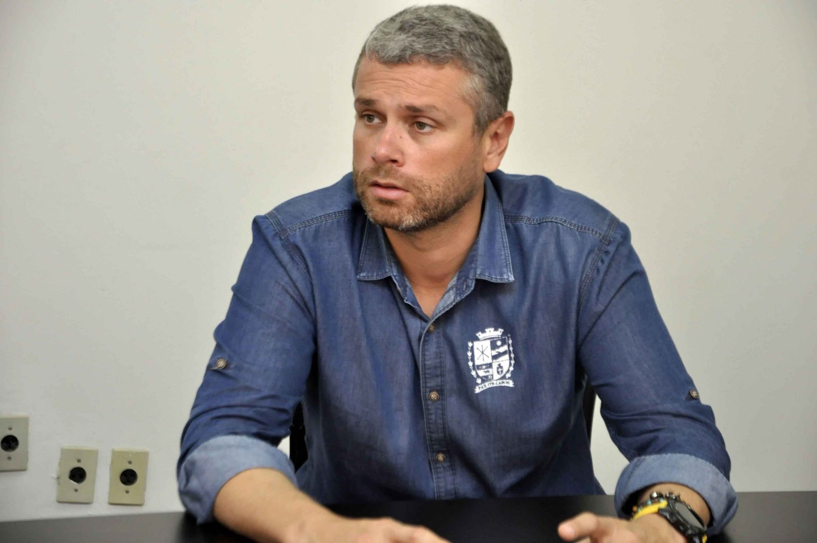 Prefeito de Barra Mansa é investigado por corrupção ativa: é acusado de oferecer dinheiro para vereadores aprovarem sua prestação de contas