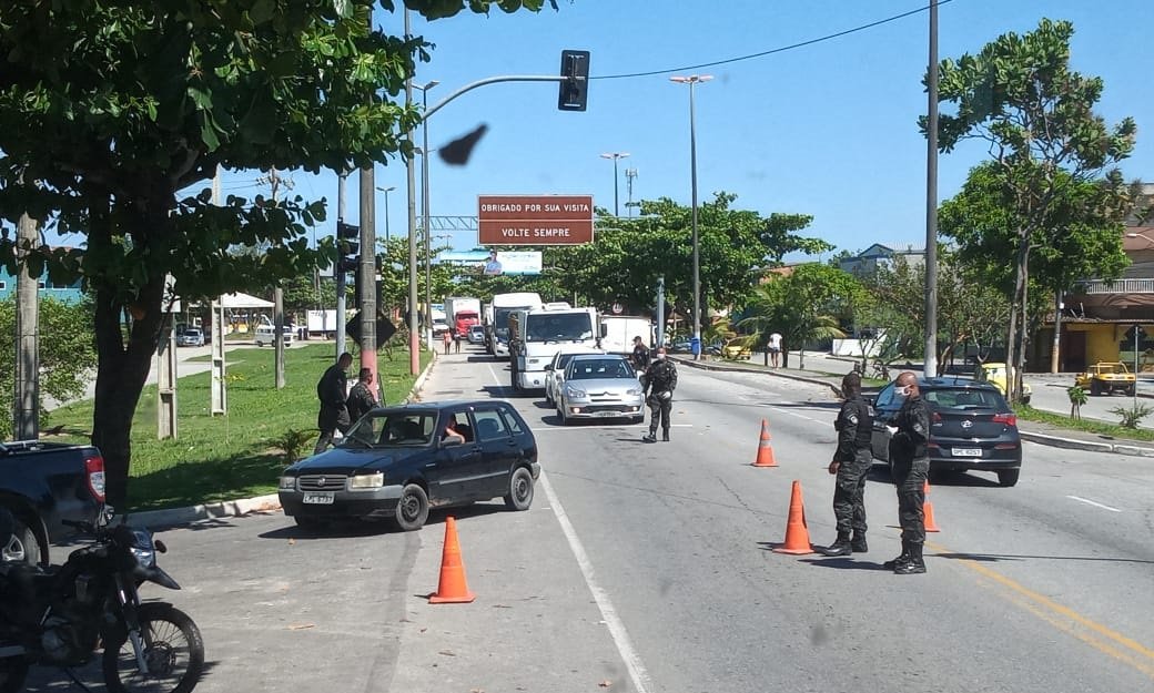 Aumento de casos de covid-19 em Rio das Ostras leva MP a recomendar regras mais rígidas de isolamento social em Rio das Ostras e faz Macaé voltar com barreira