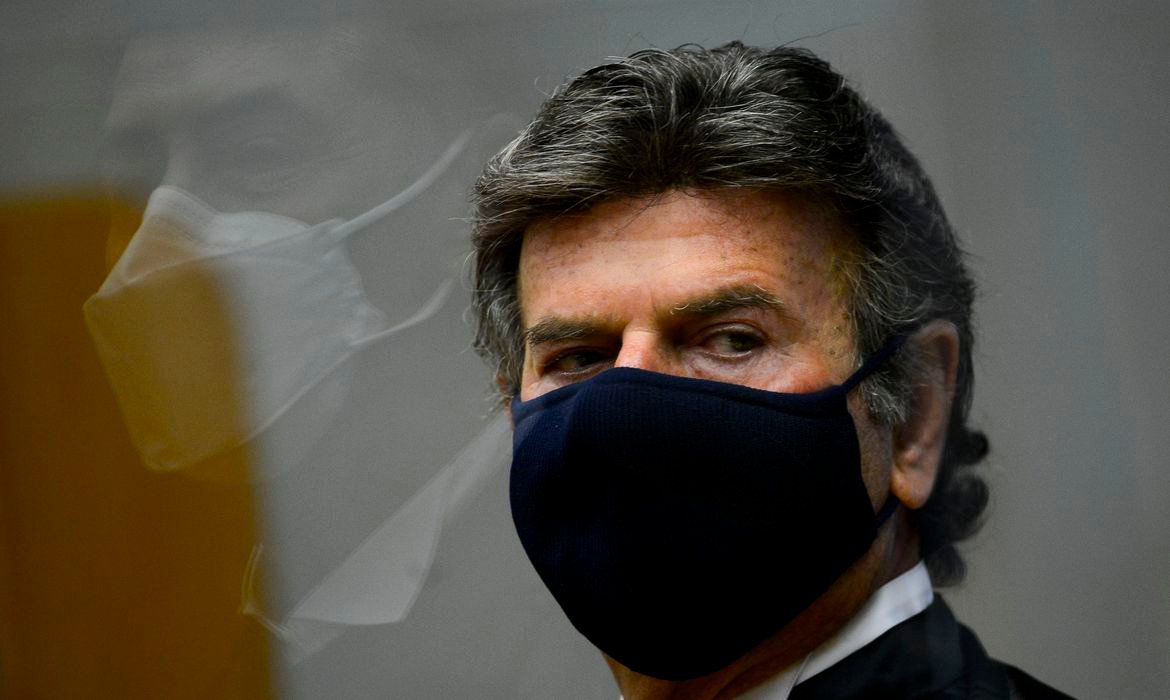 Em discurso de posse como presidente do STF Fux afirma que harmonia entre os poderes não se confunde com subserviência