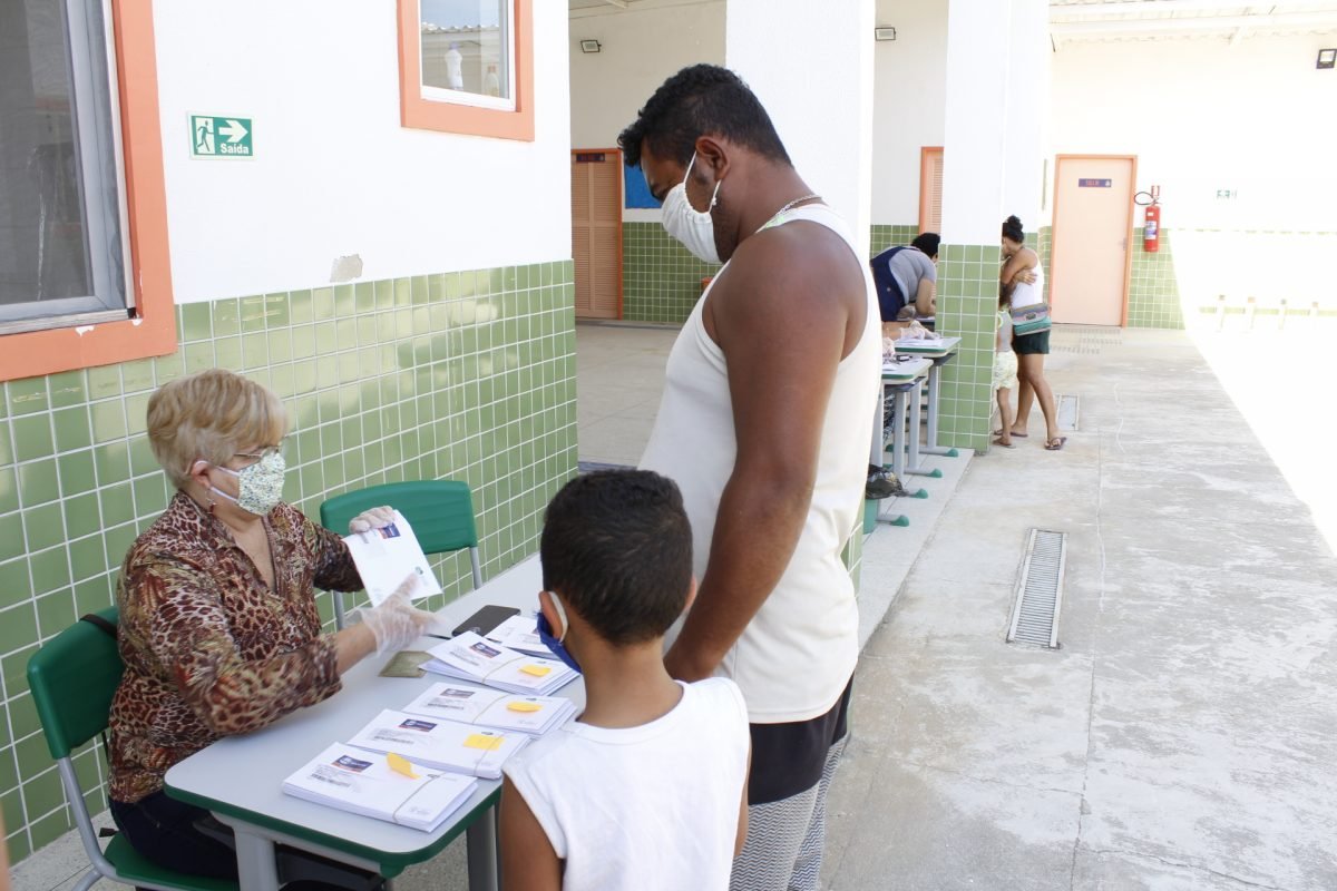 Nova Iguaçu antecipa a quarta etapa da entrega de alimentos para alunos da rede municipal