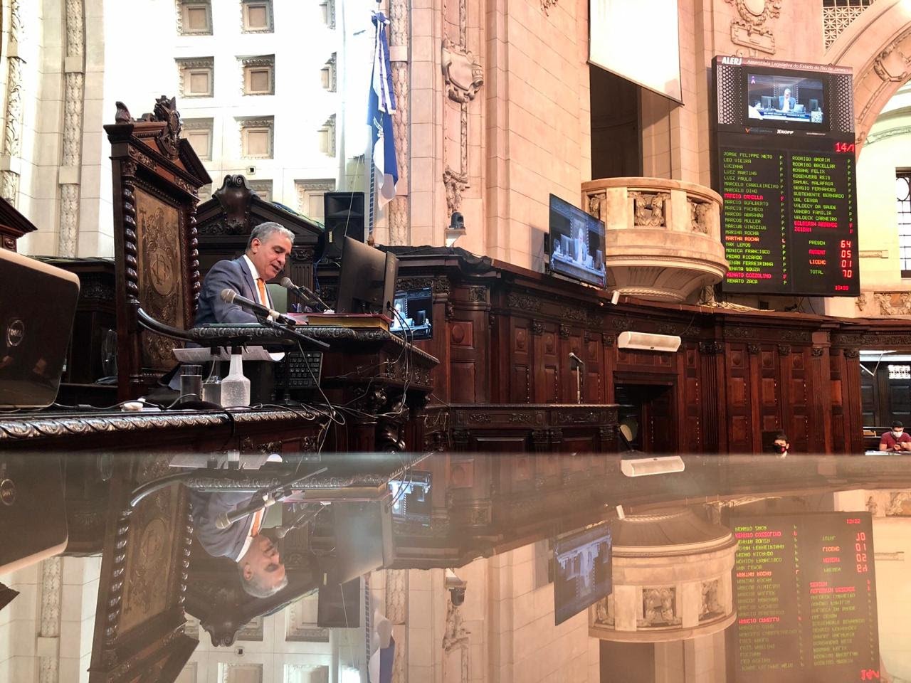 Alerj aprova relatório sobre irregularidades nos contratos da Secretaria de Saúde: Documento recomenda impeachment de  Witzel