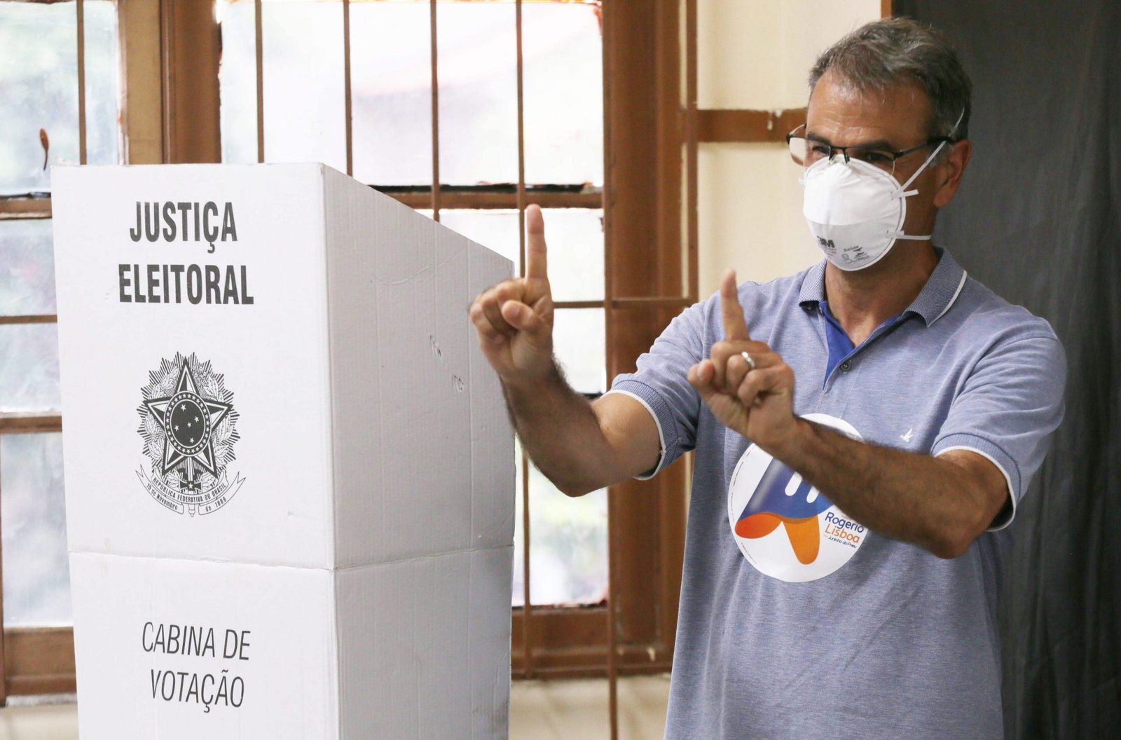 Nova Iguaçu:  Rogério Lisboa é reeleito com 62,10% dos votos