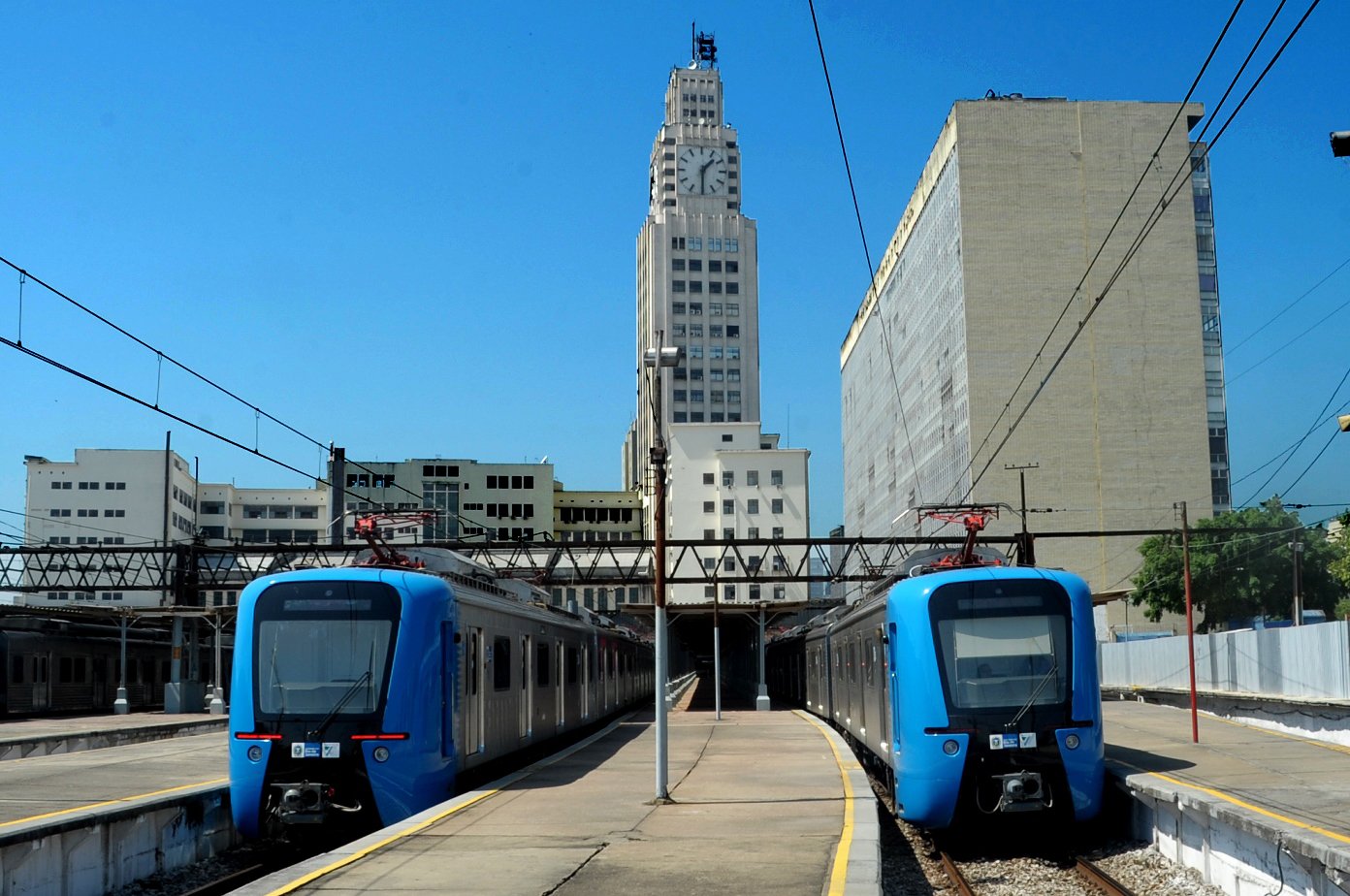 Serviços terão horário de funcionamento alterado no Natal e Réveillon