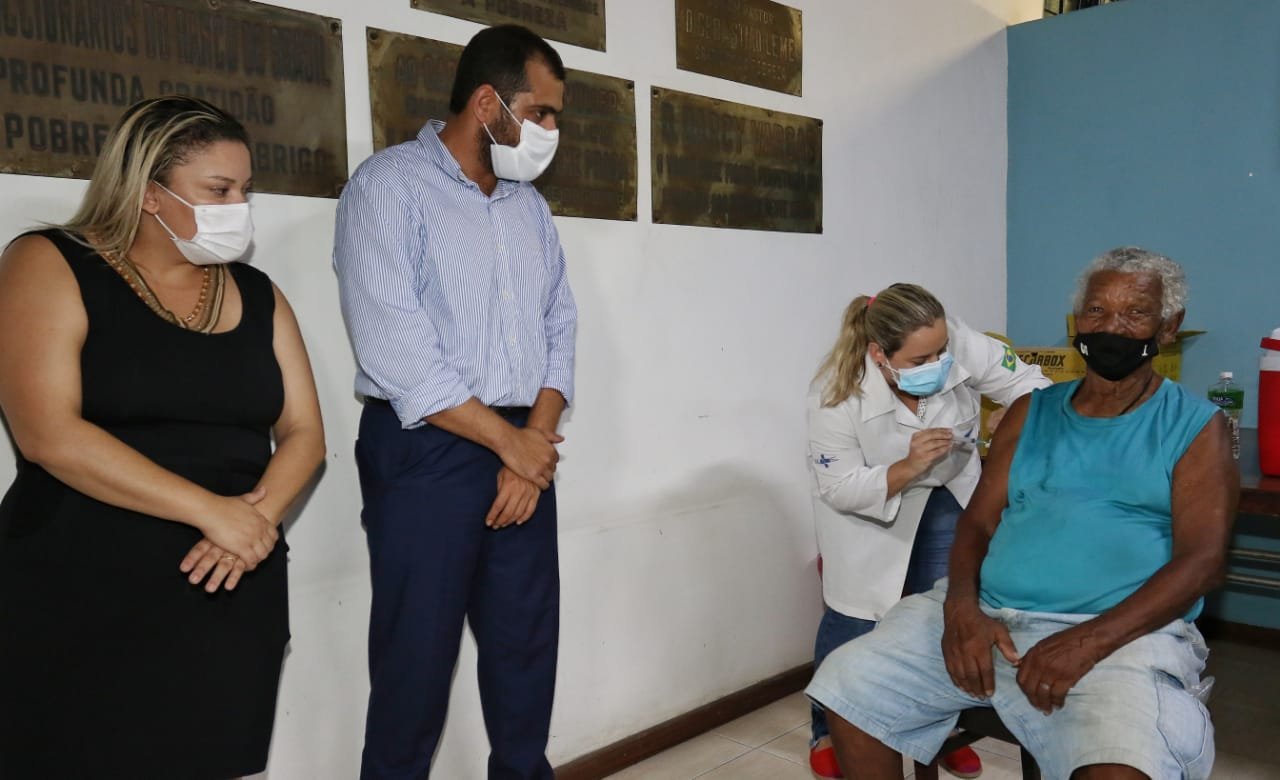Vacina traz alívio e esperança para idosos do Abrigo Cristo Redentor