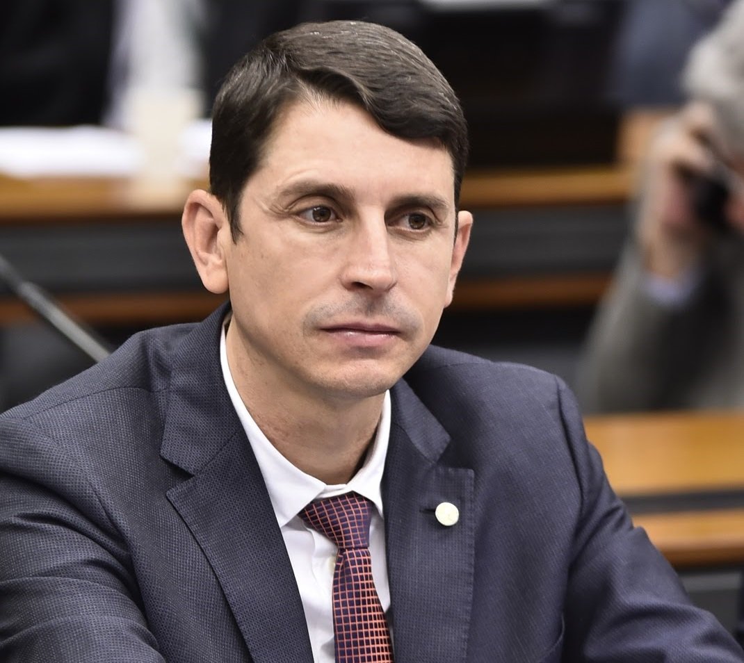 Justiça suspende decreto  que adiou posse do vice-prefeito eleito de Nova Iguaçu para 2022