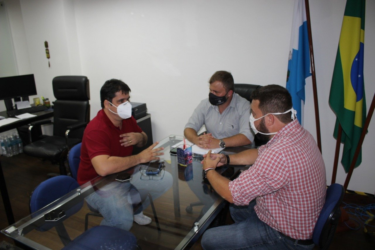 Nova gestão de Serópedica começa com parceria para gerar empregos