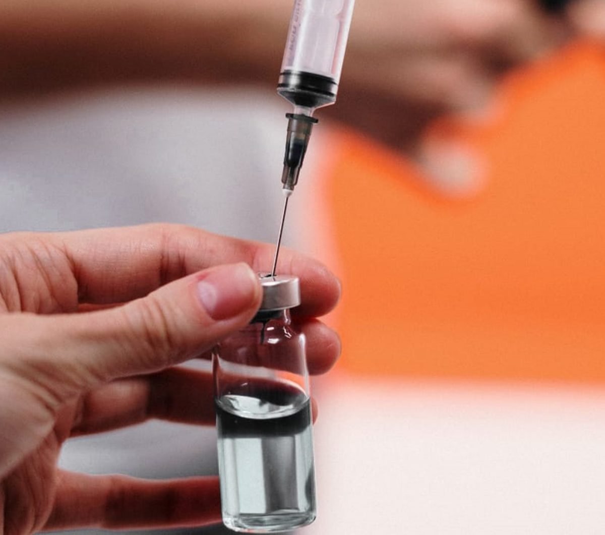 Nova Iguaçu vai vacinar 7.115 pessoas na primeira fase: profissionais de saúde e portadores de deficiências serão os primeiros a serem imunizados