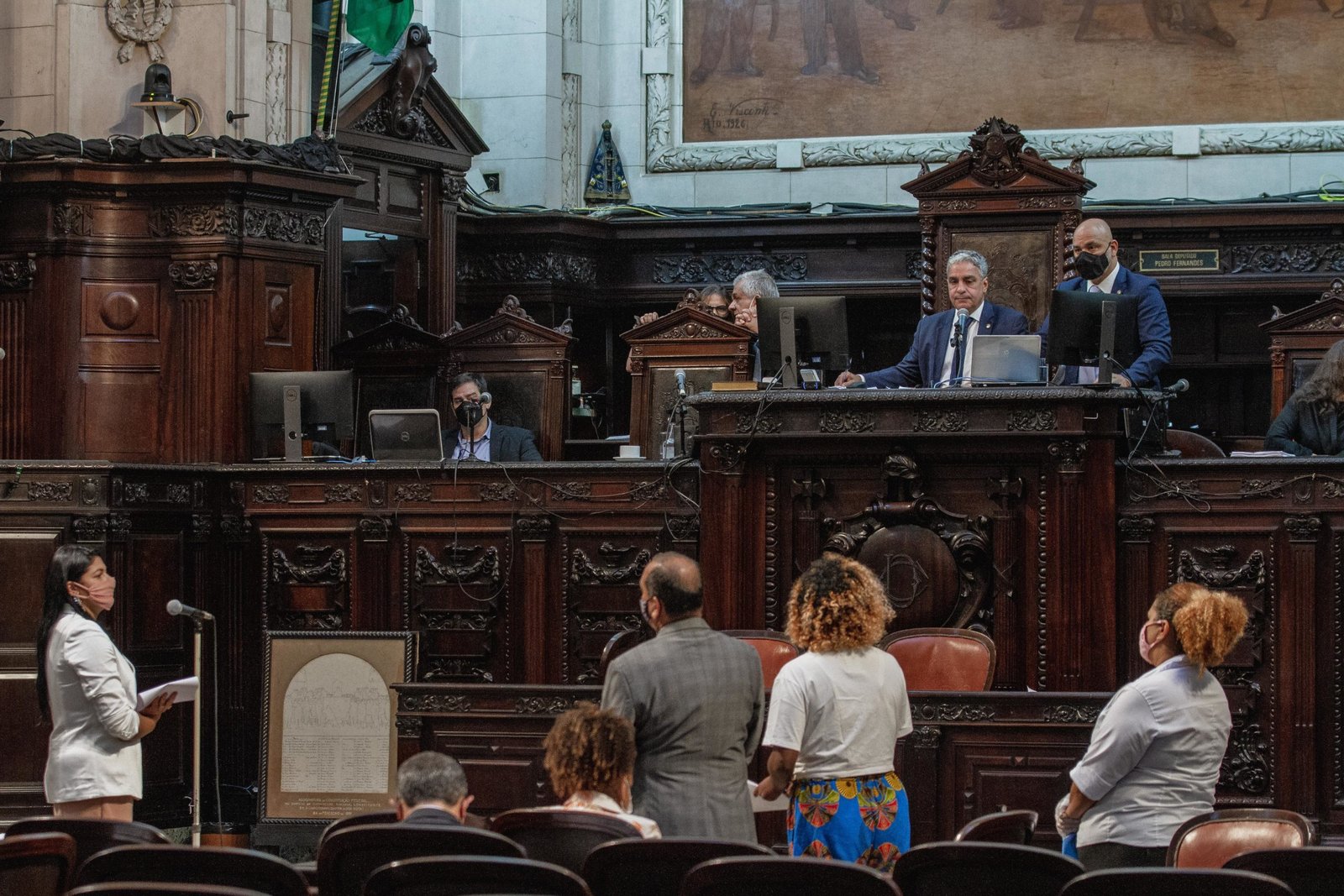 Alerj aprova programa de auxílio emergencial estadual