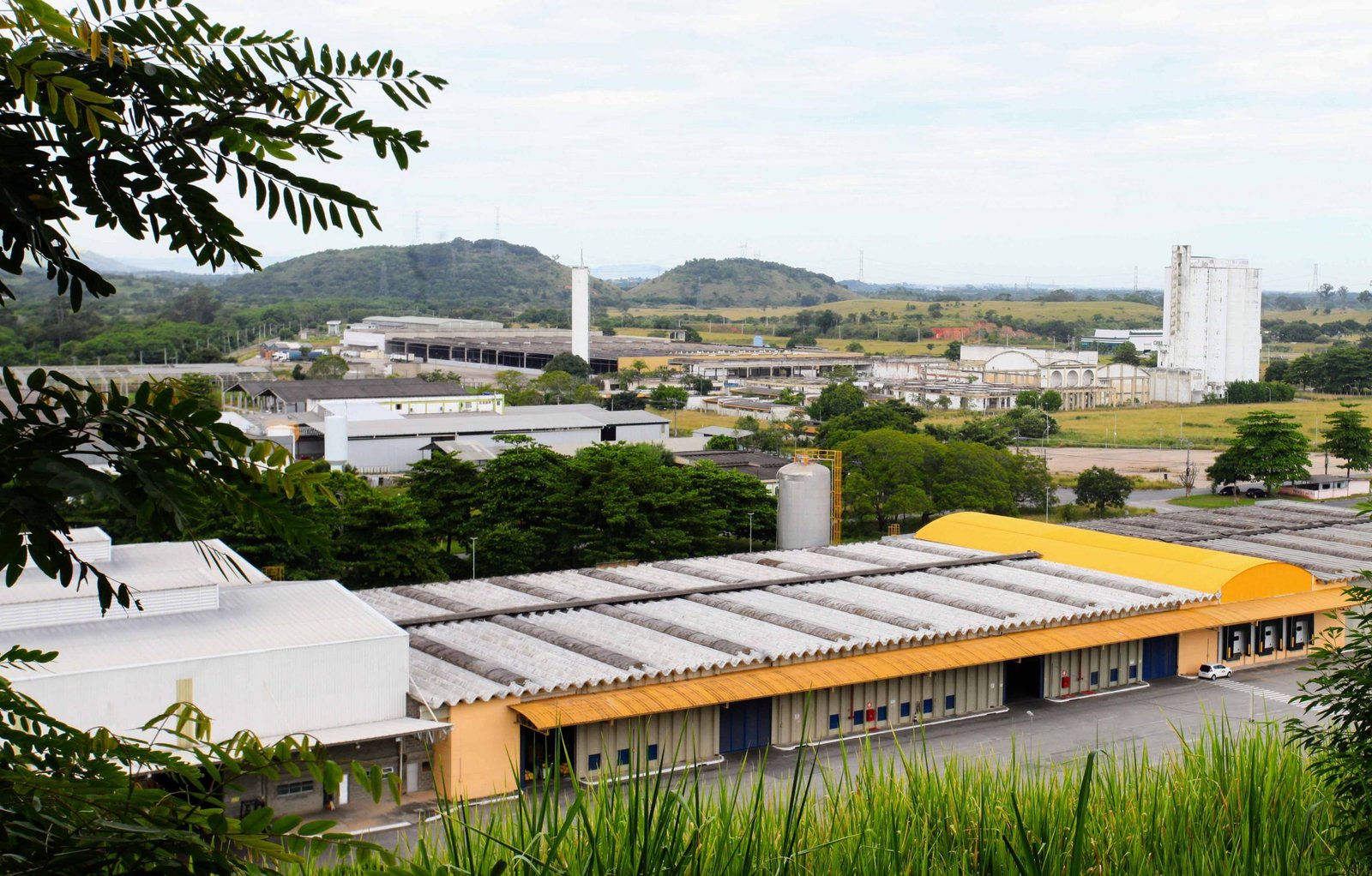 Estado quer levar mais empresas para Queimados