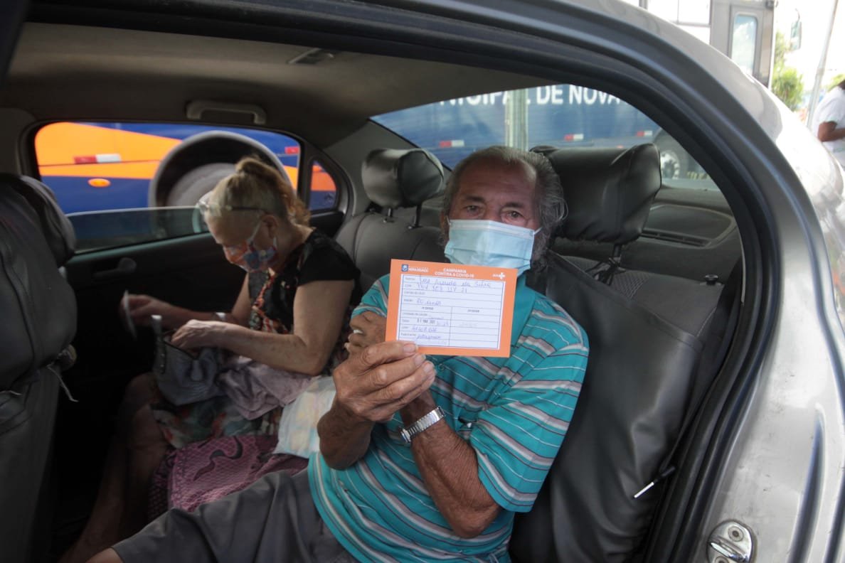 Saúde de Nova Iguaçu vai imunizar idosos de 71 e 70 anos e profissionais de saúde acima de 35 a partir desta segunda