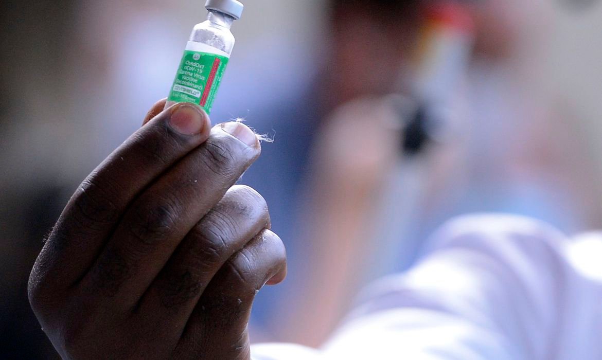 Covid-19: Fiocruz vai entregar 18 milhões de vacinas até 1° de maio