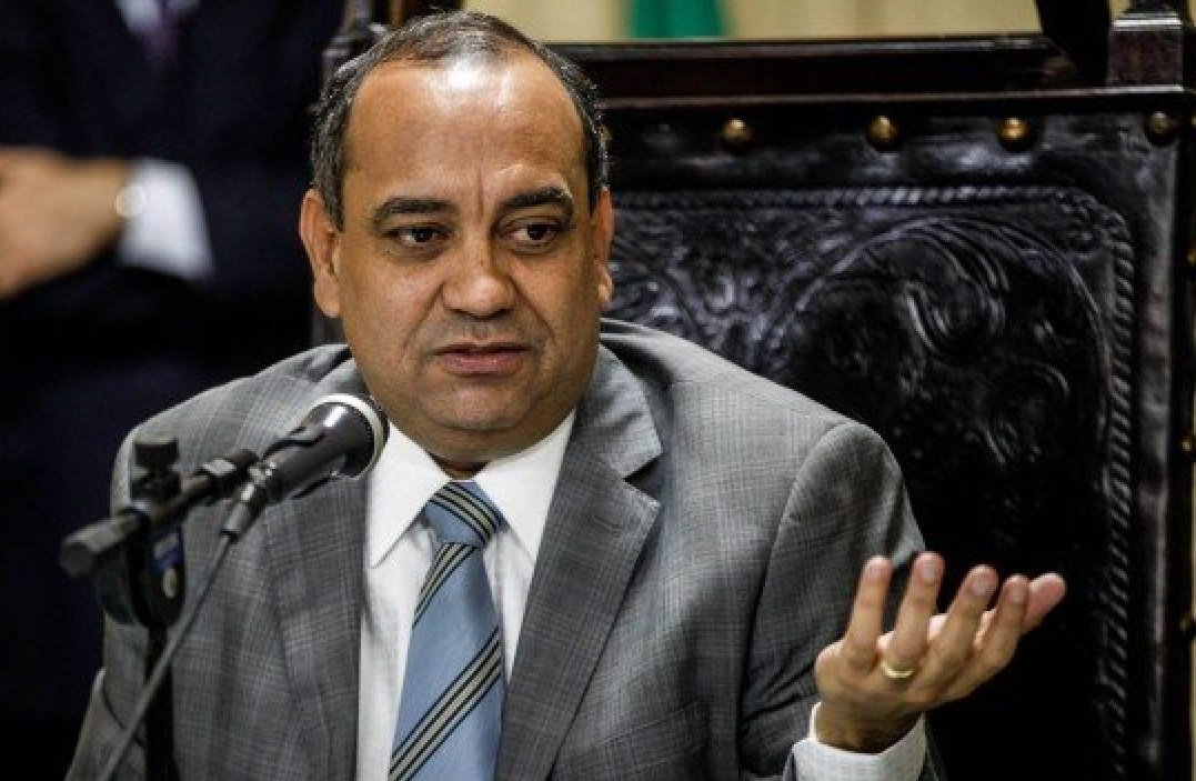 TRE-RJ cassa o mandato do deputado Max Lemos