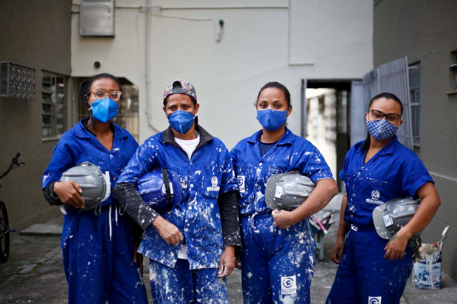 Governo do Rio contrata mulheres para trabalhar em frentes de obras