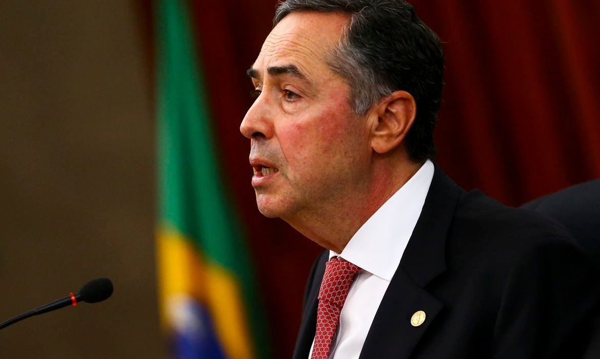 Barroso reafirma segurança de urnas eletrônicas durante testes no RJ