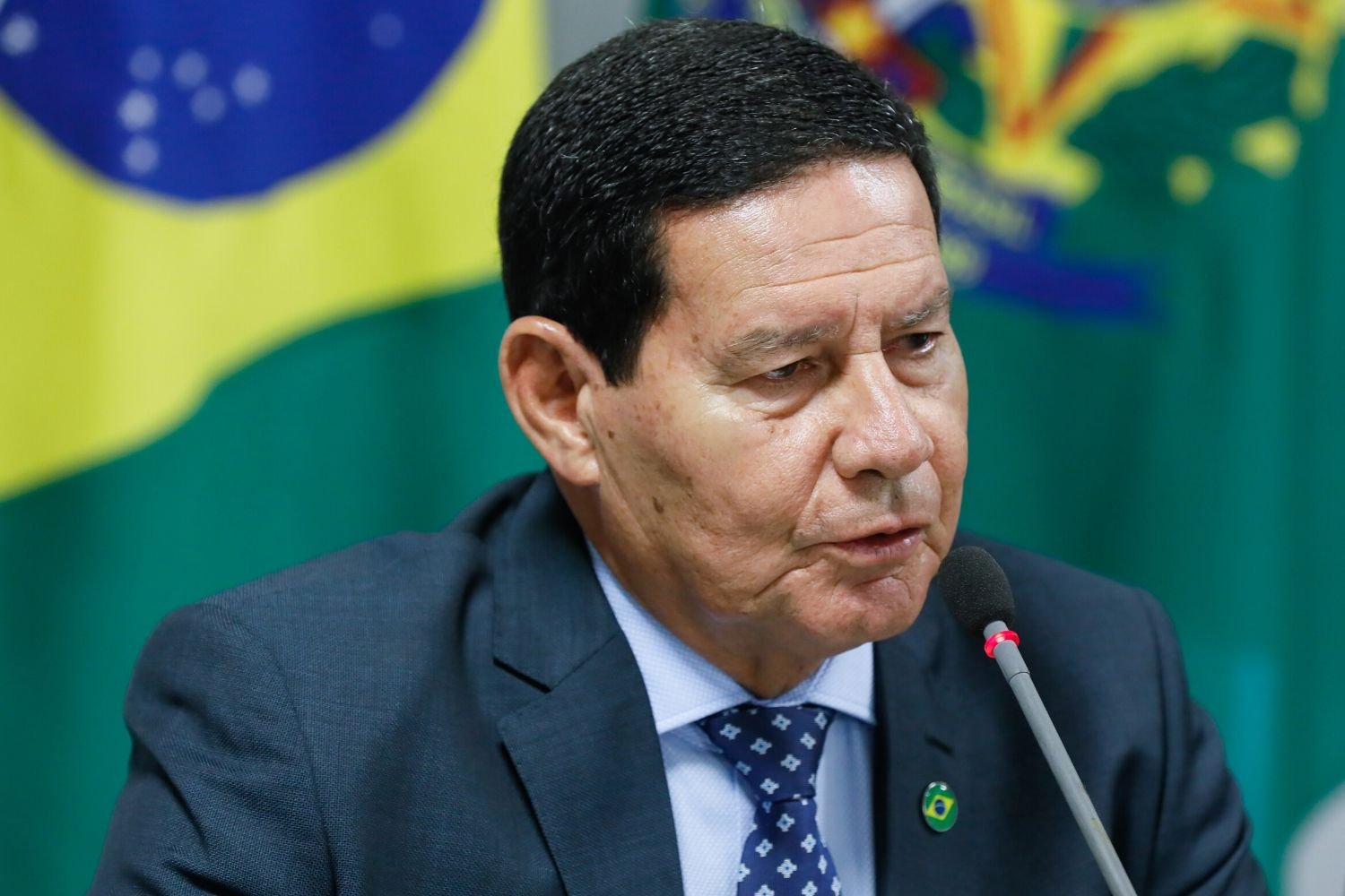 Sem espaço para golpe: Mourão reconhece ‘retórica forte’ do governo, mas descarta ruptura no século 21
