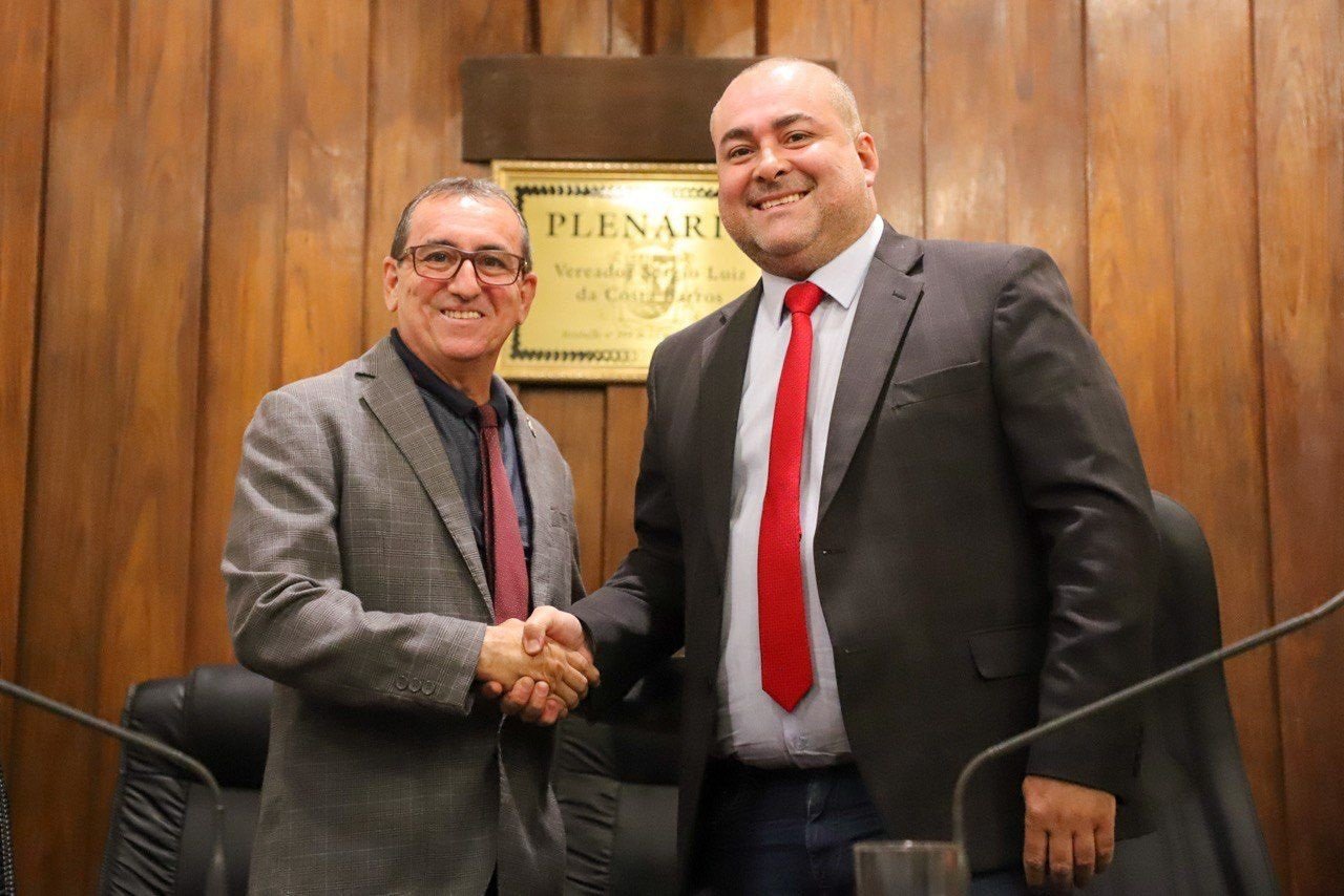 Meriti: Em votação antecipada atual vice é eleito para presidir a Câmara a partir de  2023 e o atual presidente vai se licenciar do mandato para assumir a Secretaria Municipal de Governo