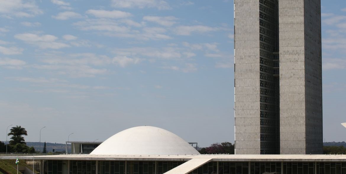 Congresso prorroga prazo de MP que cria o Auxílio Brasil