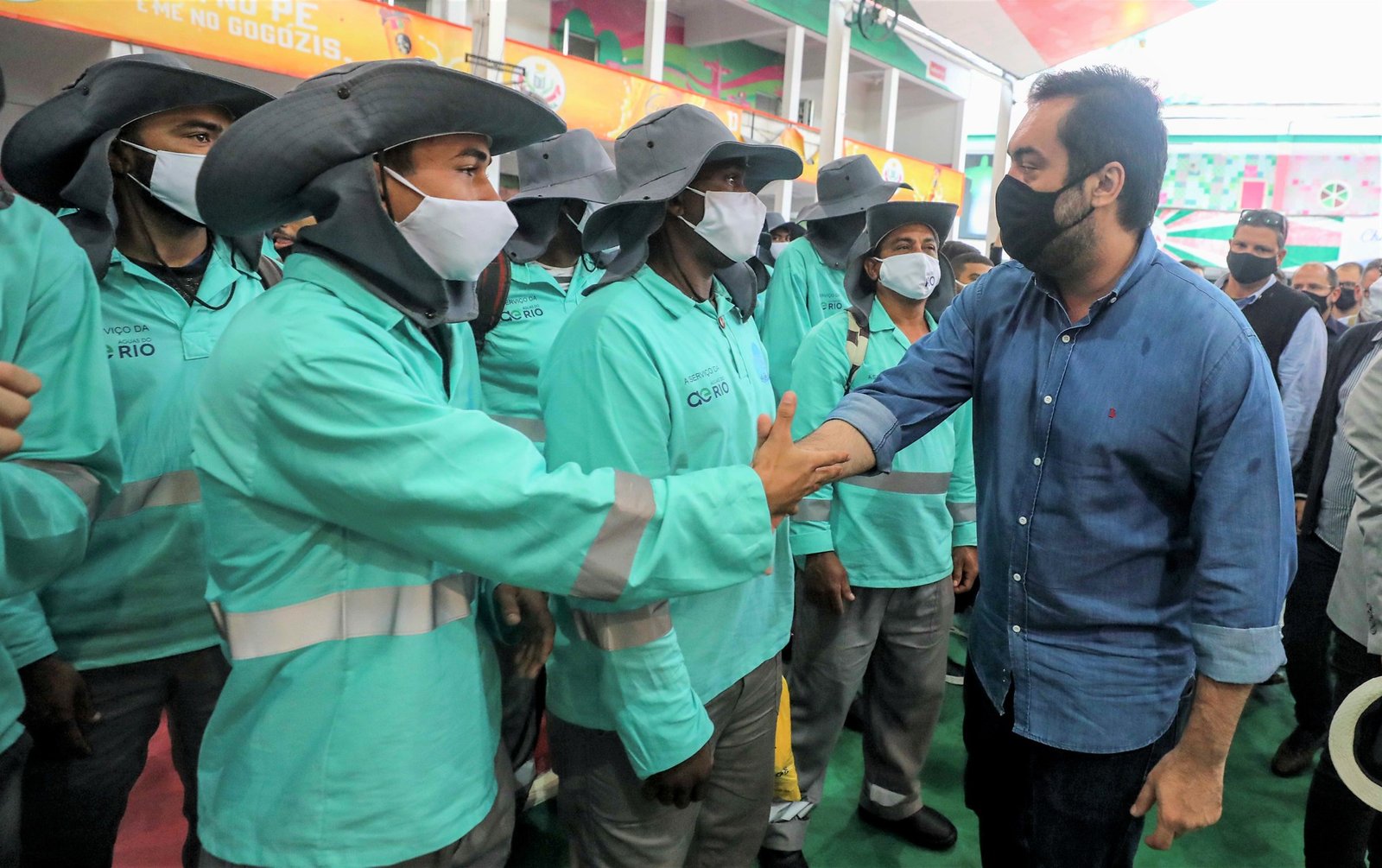 Gestores da Cedae dão suporte ao primeiro dia da Águas do Rio