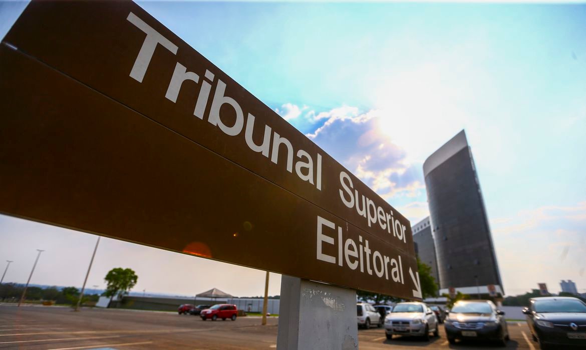 Eleições 2022: TSE endurece regras sobre compartilhamento de notícias falsas envolvendo candidatos e partidos