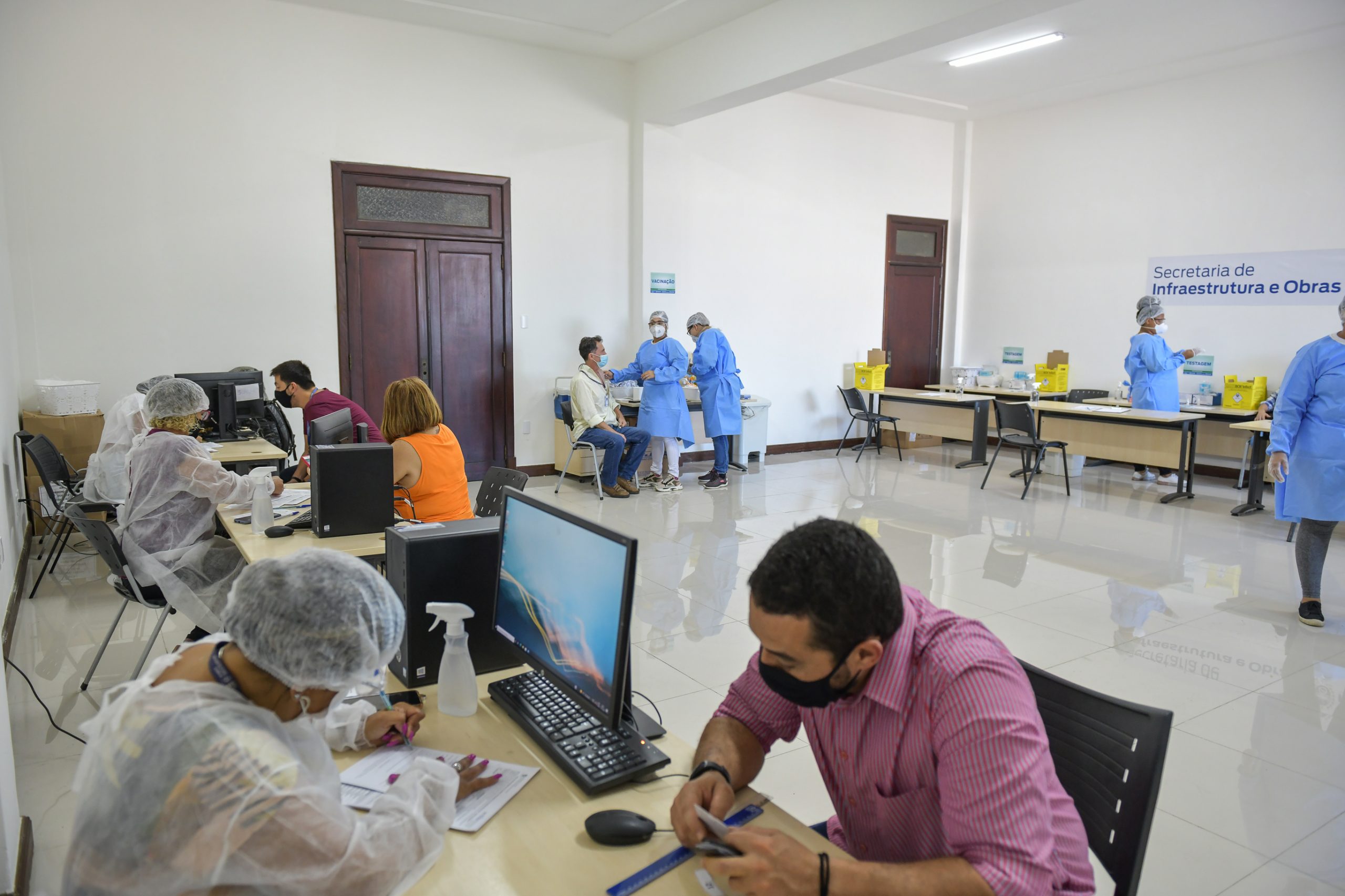 Campanha de testagem e vacinação contra a Covid que mobiliza servidores da Secretaria Estadual de Infraestrutura e Obras vai até o dia 25