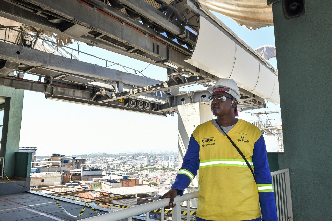 Governo do estado inicia reforma das estações do Teleférico e anuncia 1.300 unidades habitacionais no Alemão