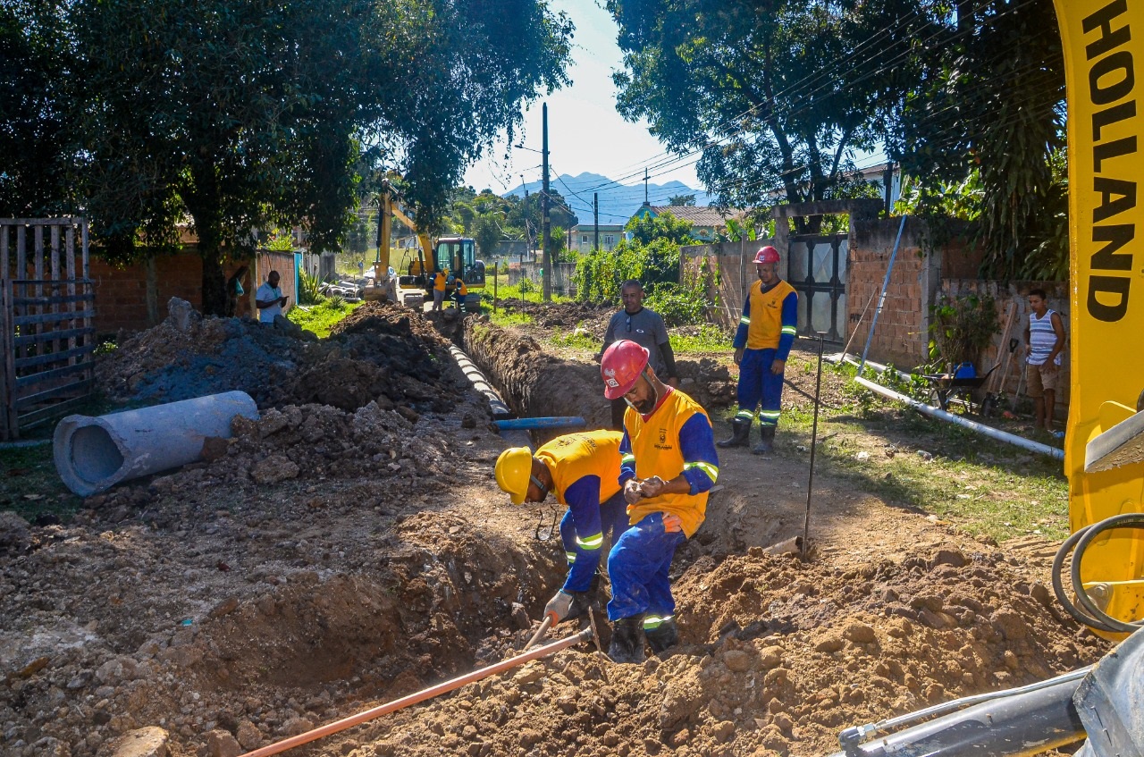 Vereadores entram pela contramão em Japeri