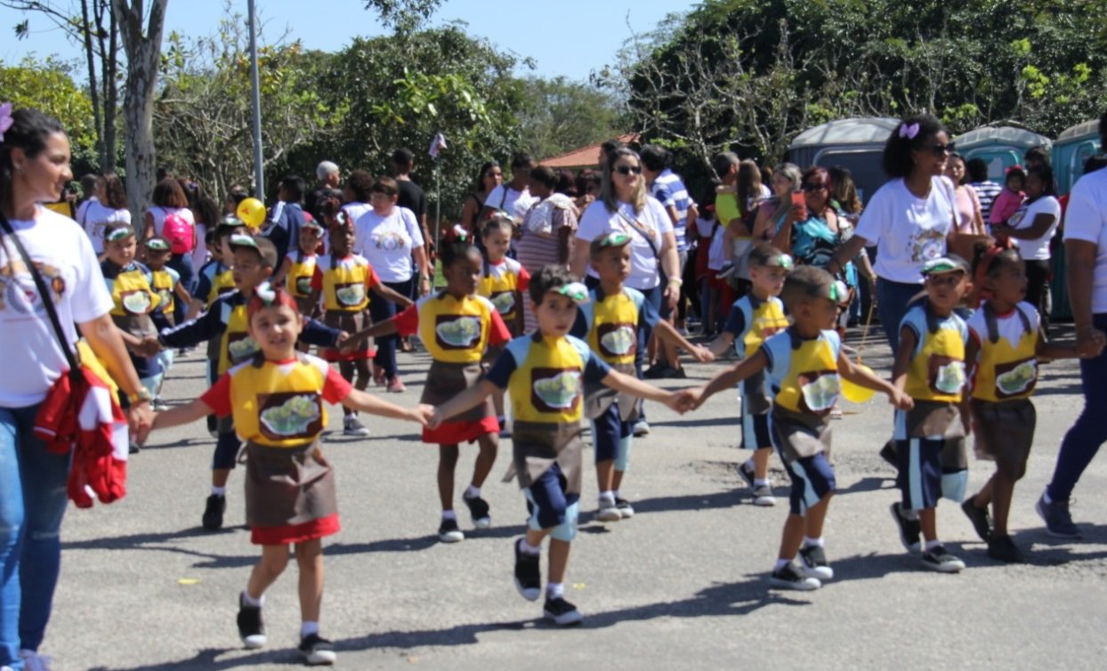 Atual gestão de Seropédica difere da anterior até na organização de  desfile cívico, dizem por lá