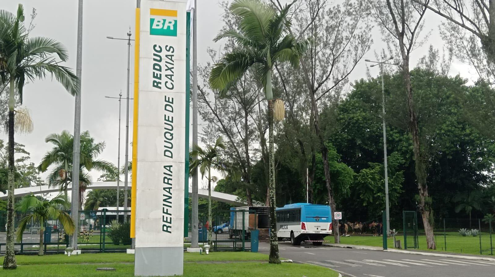 A pedido do MPF Justiça proíbe bloqueio de acesso a Reduc