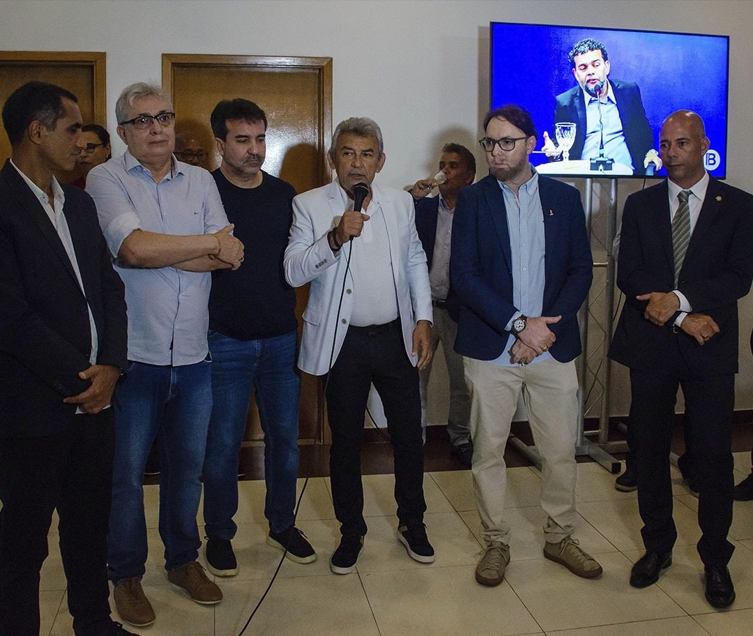 Lançamento do portal de notícias do Estúdio B reúne políticos, empresários e advogados de destaque na região