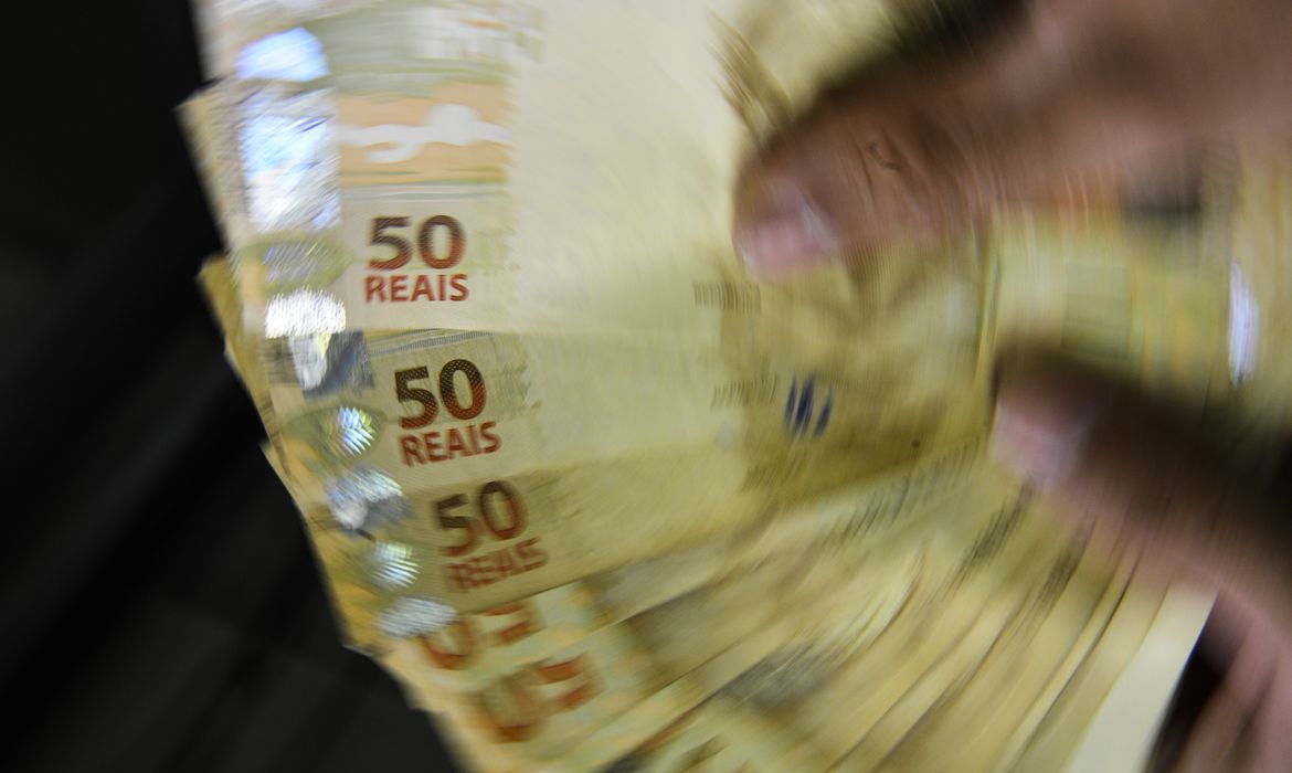 Desenrola beneficiará famílias com dívidas de até R$ 5 mil