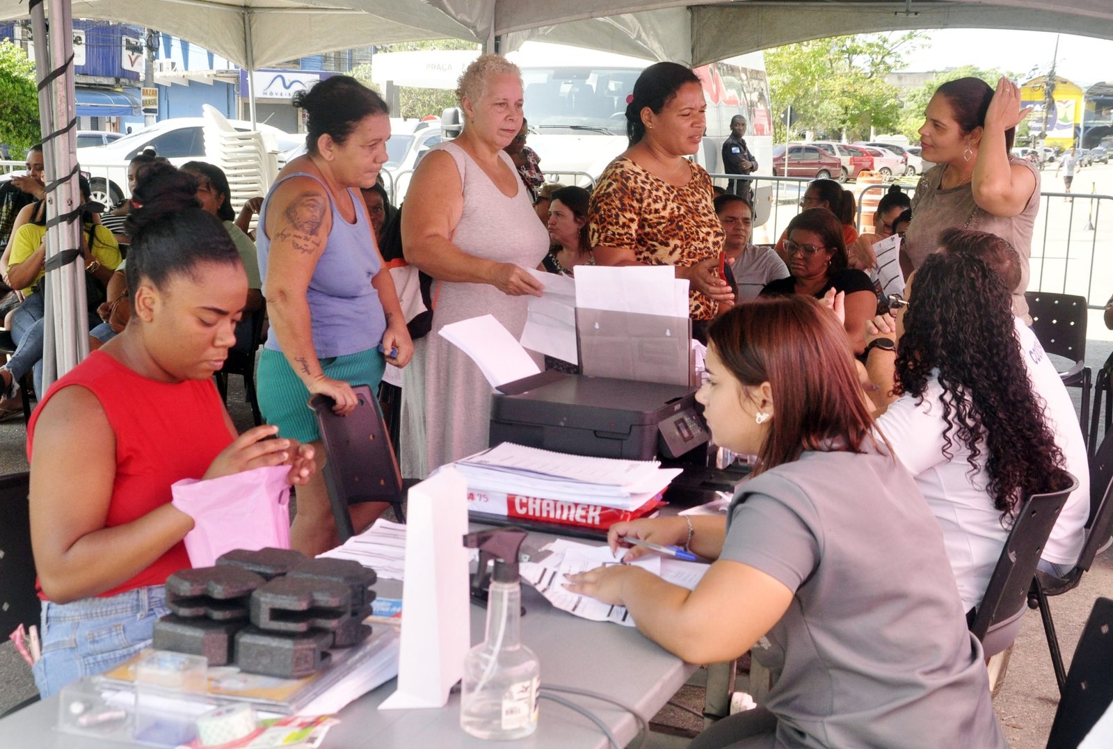 Ônibus Rosa vai zerar fila de mamografia em Magé