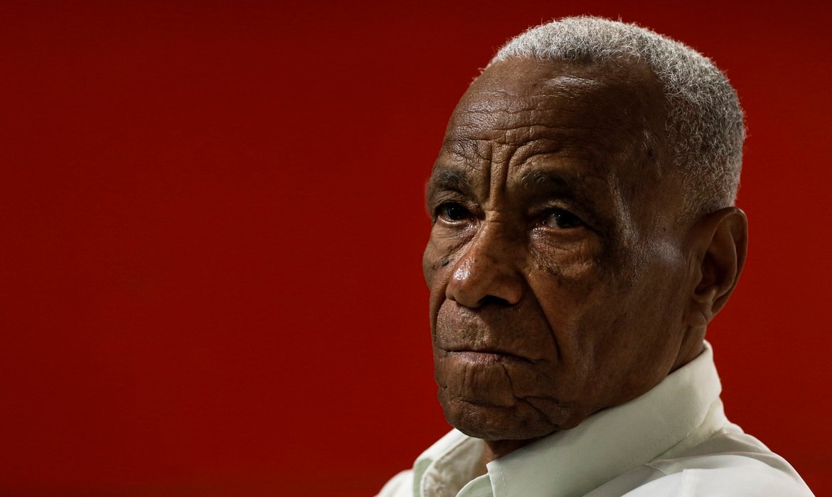 Candinho, único filho vivo de João Cândido, luta por reparação